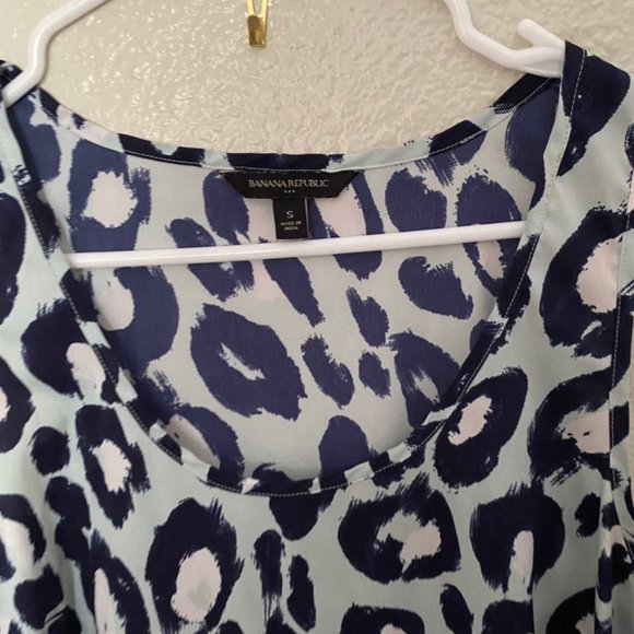 Banana Republic Blue Leopard Tunic - Picture 2 of 2